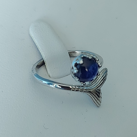 Blue Sapphire Adjustable Fish Tail Ring - Picture 3 of 4